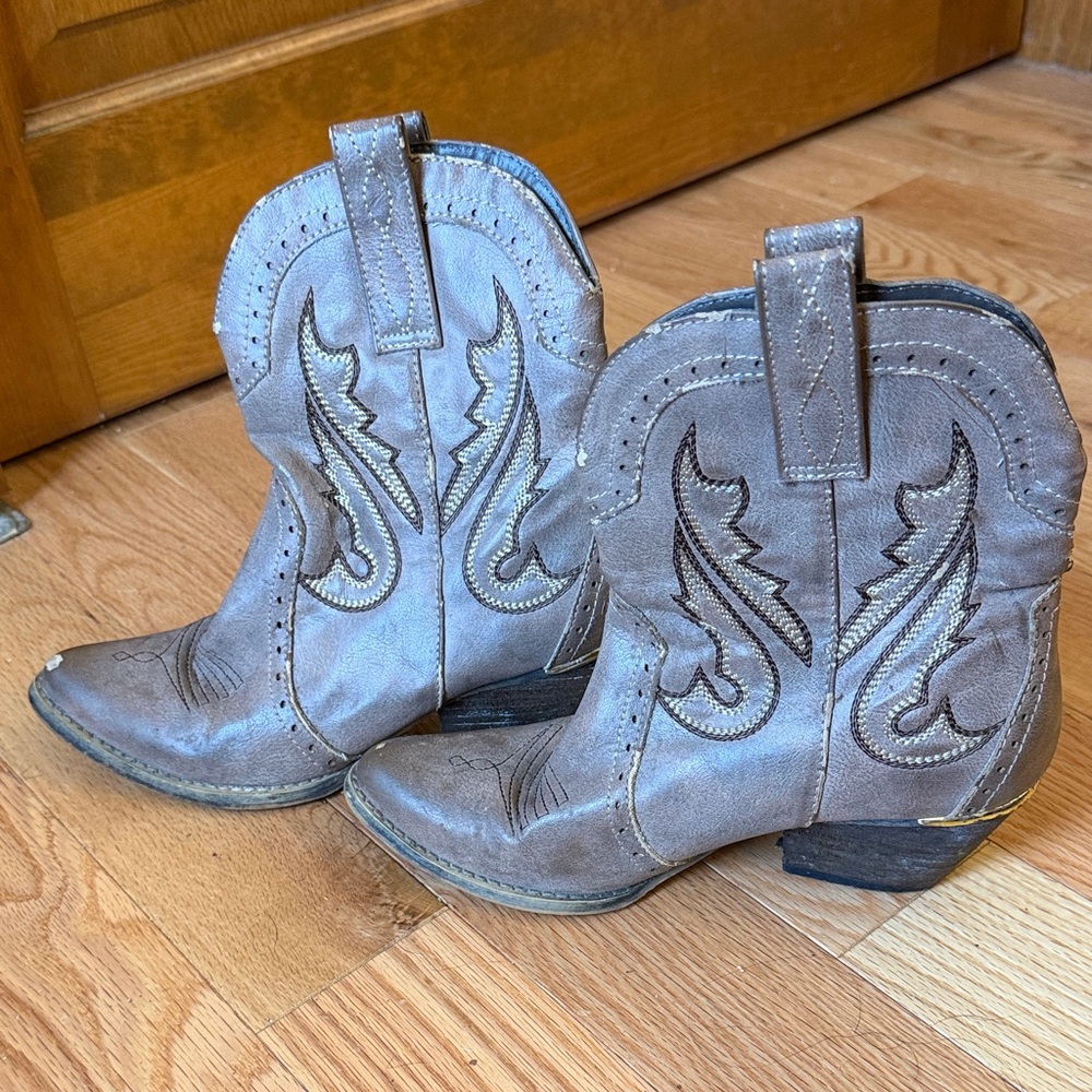 Stylish Western Cowboy Boots